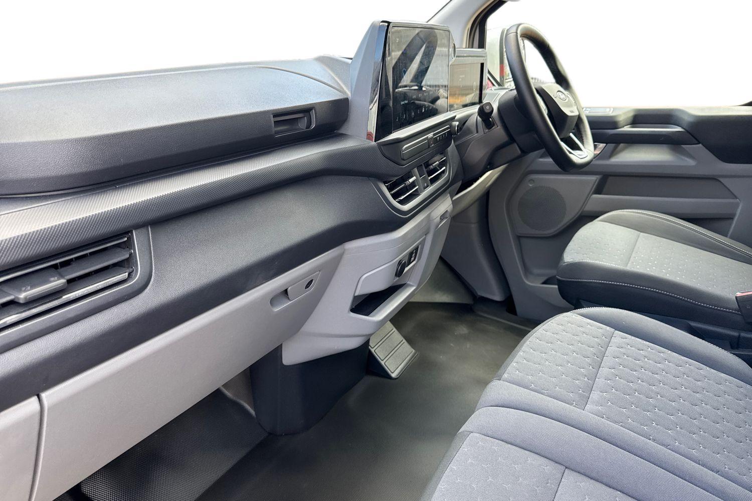 Ford TRANSIT CUSTOM Photo 2