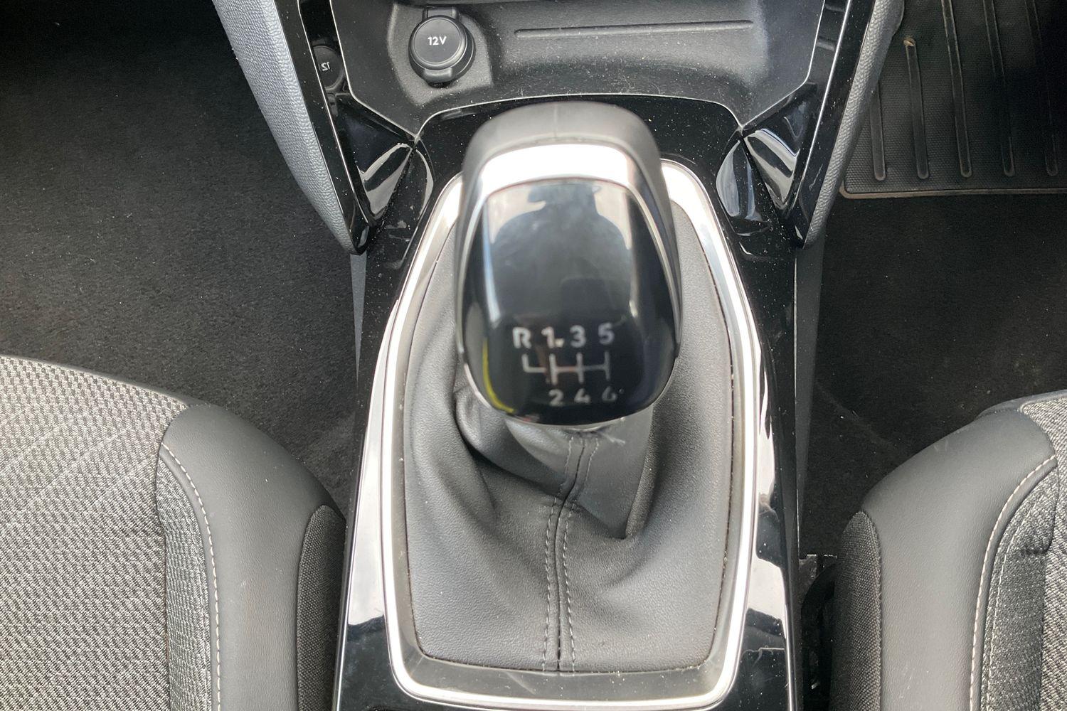 Peugeot 208 Photo 28