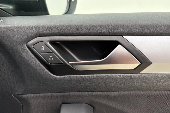 VOLKSWAGEN T-Roc Photo 26