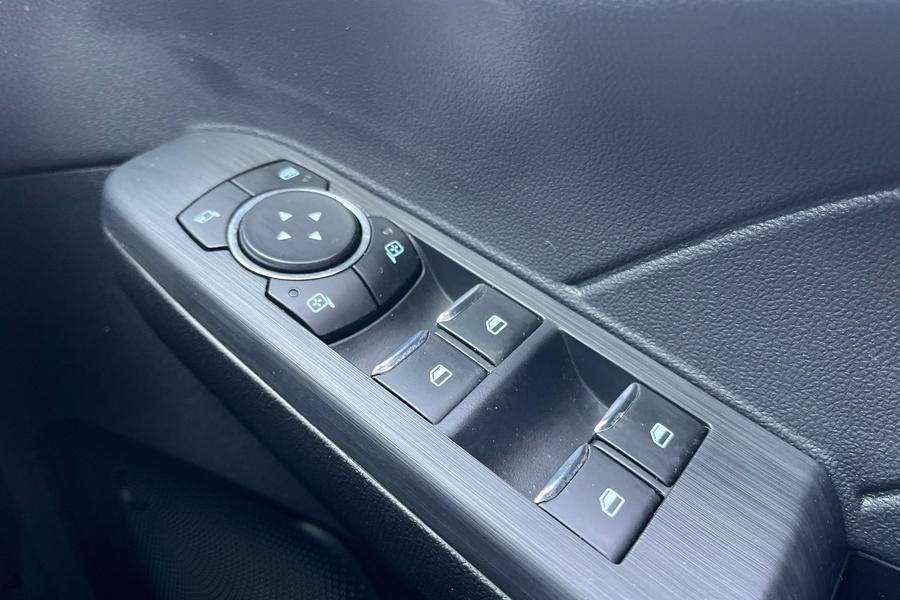 Ford KUGA Photo autoimg-667a90c64989883ca1026e1960ea4bfea3a8b16e.jpg