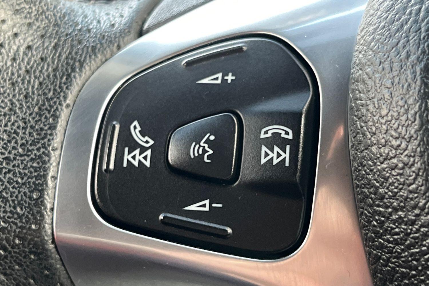 Ford FIESTA Photo 23