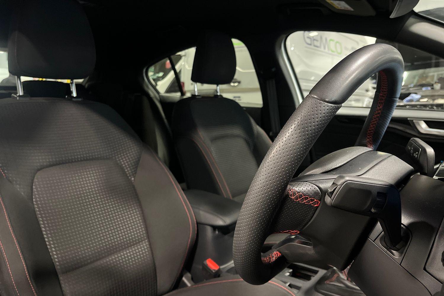 Ford FOCUS Photo 16