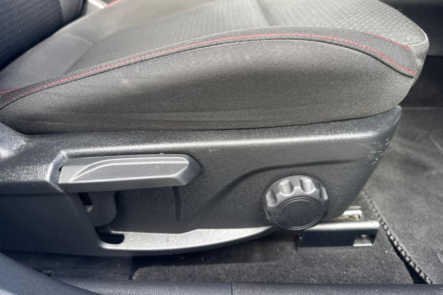 Ford FOCUS Photo autoimg-667de98a637aba0f6895256f4db731b352f96296.jpg