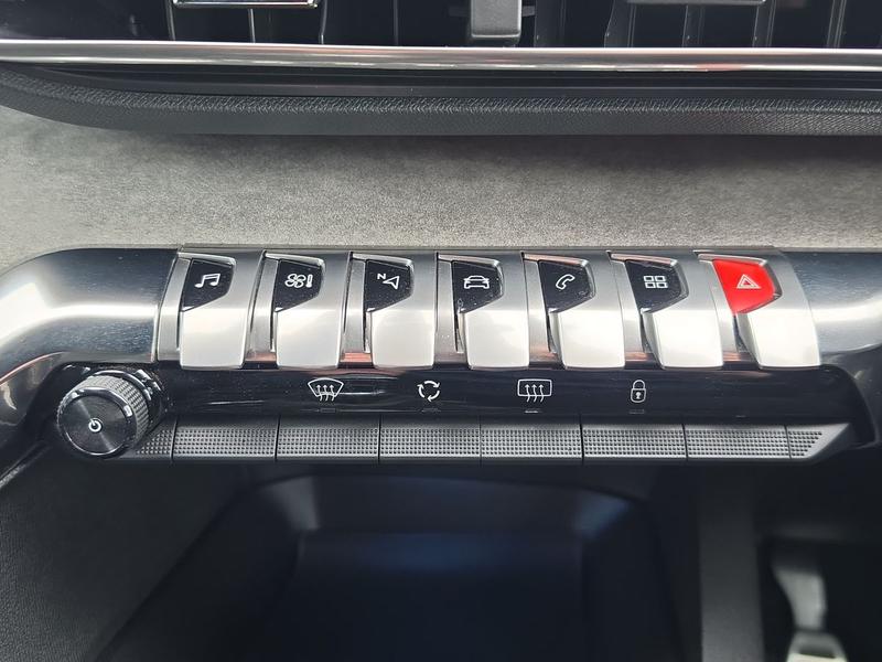Used Peugeot 3008 NV21OPE 37