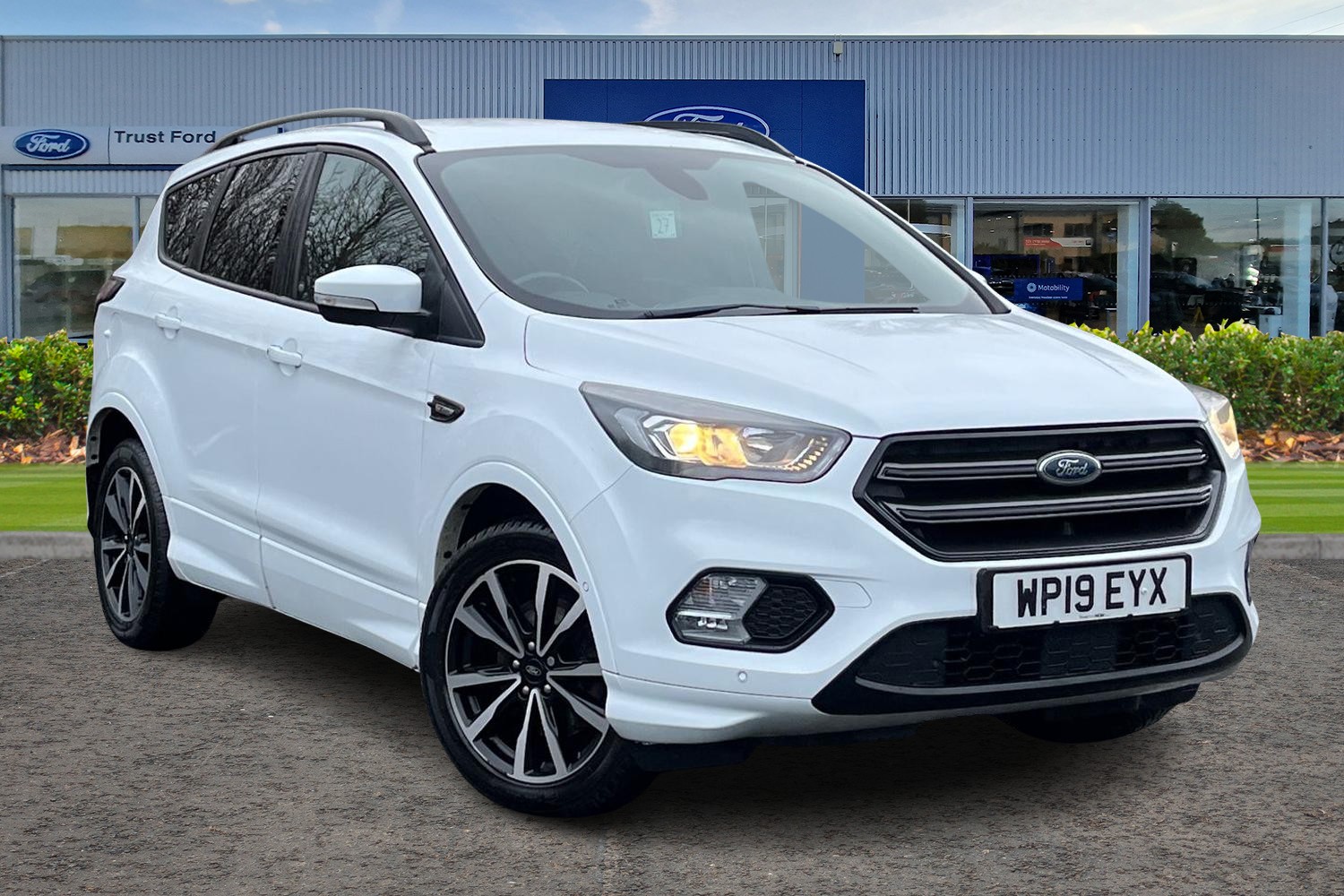 Ford KUGA Photo 0