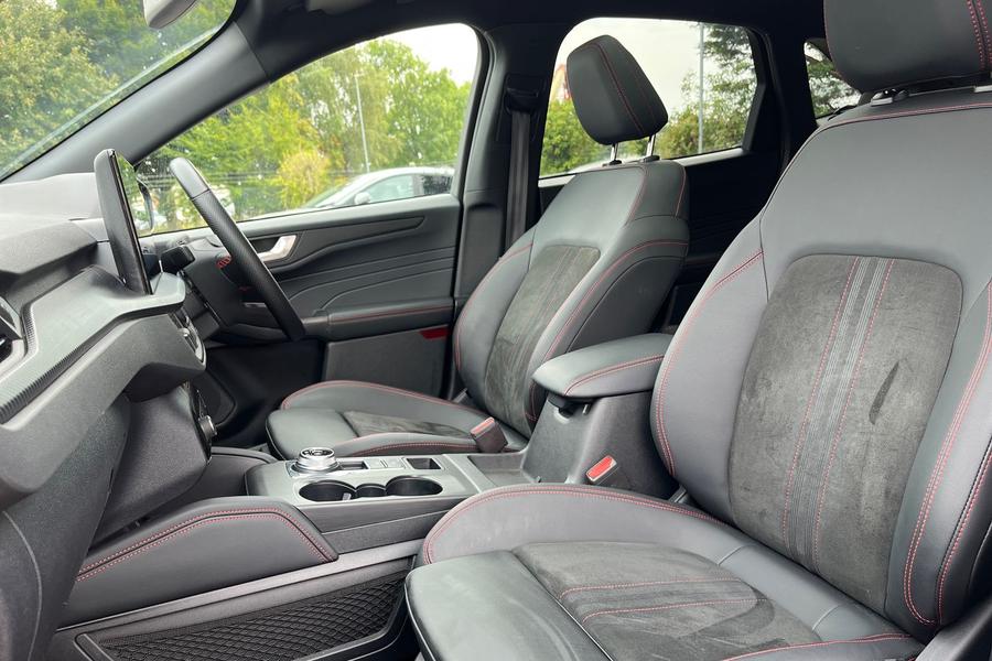 Ford KUGA Photo autoimg-6684441d82426144620436ddd8450c8423a1ef78.jpg