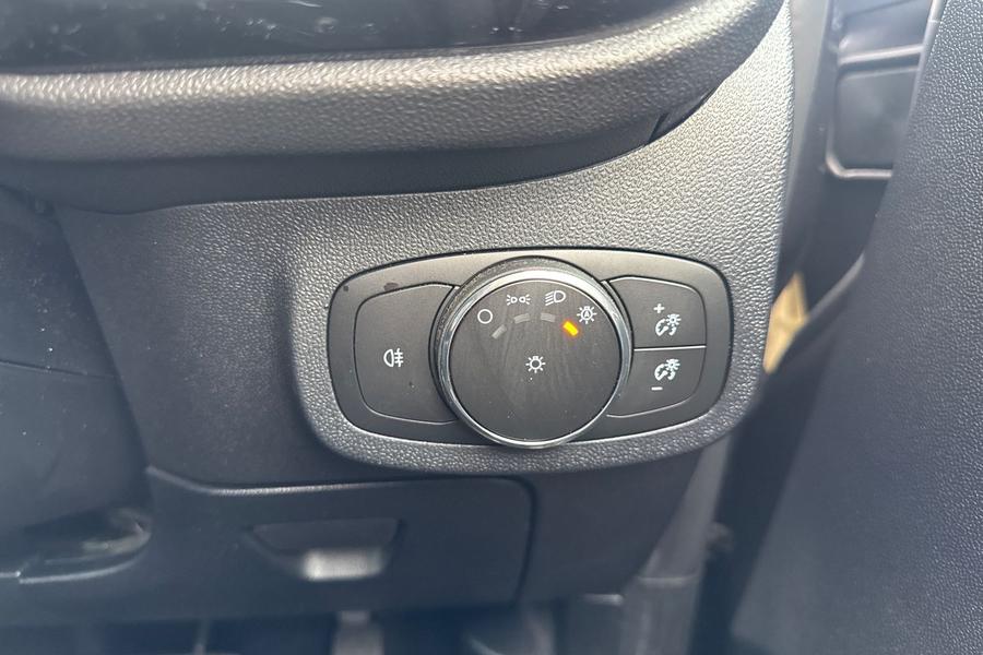 Ford FIESTA Photo autoimg-6687884ab35c156399a85bb58660ced97fa2a318.jpg