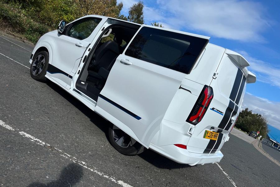 Ford E-TRANSIT CUSTOM Photo autoimg-6692db5cf80262a19fede6e615940edf1c5c6595.jpg