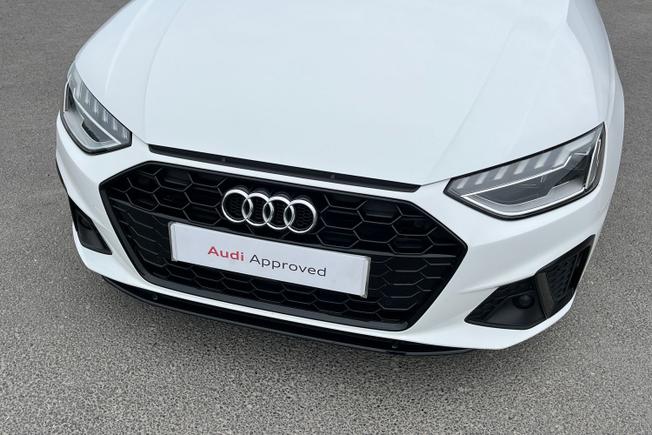 AUDI A4 Photo 23