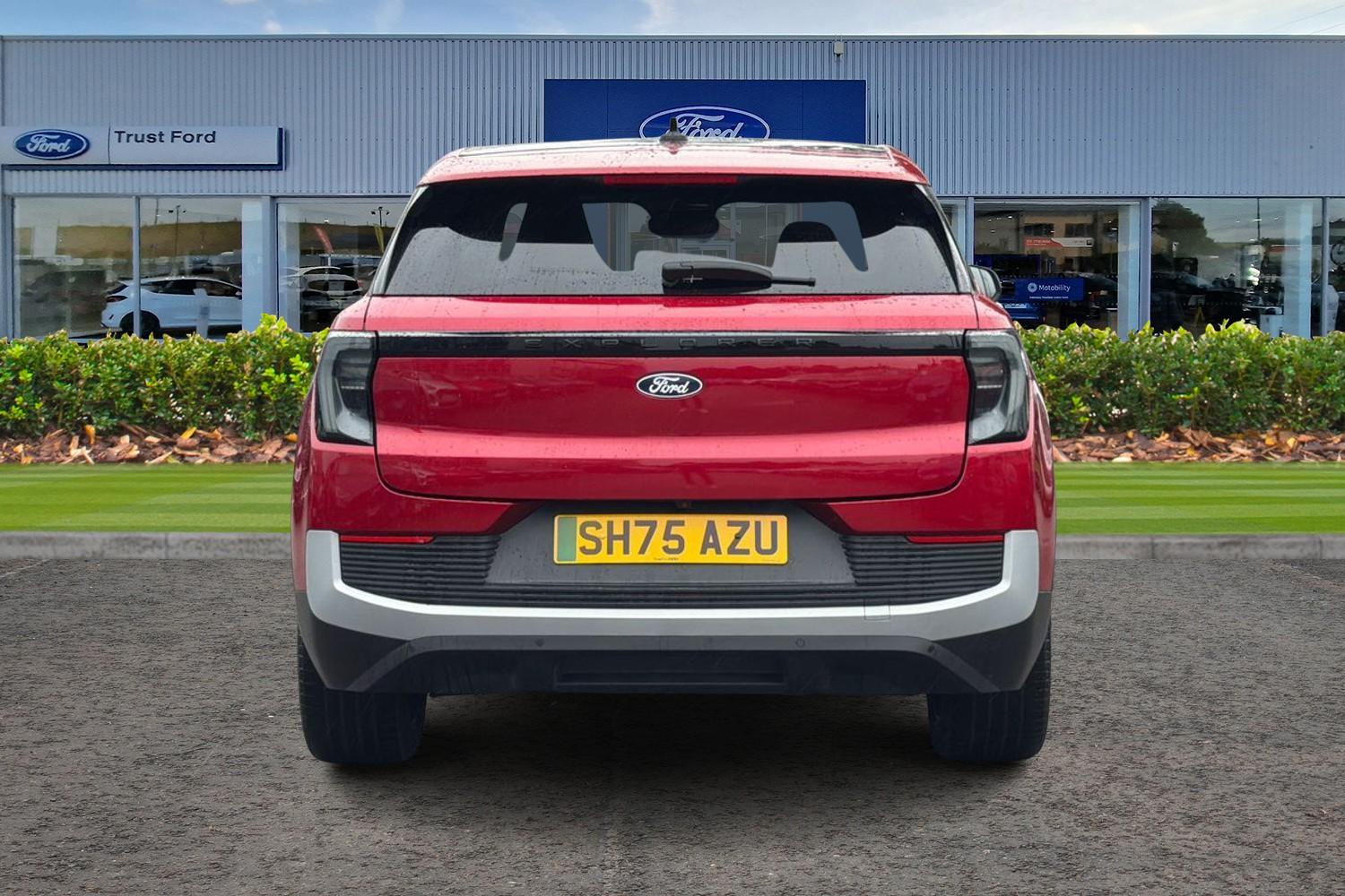 Ford EXPLORER Photo 6