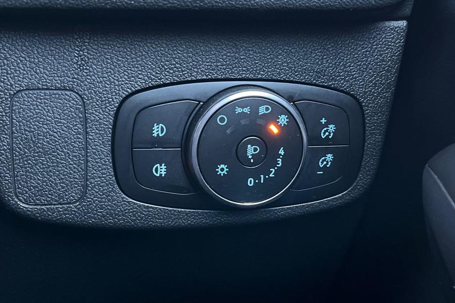 Ford FOCUS Photo autoimg-66968af6568176be6f3a3a810e607f942d65f539.jpg