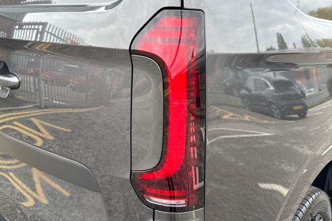 VOLKSWAGEN  Transporter Photo 18