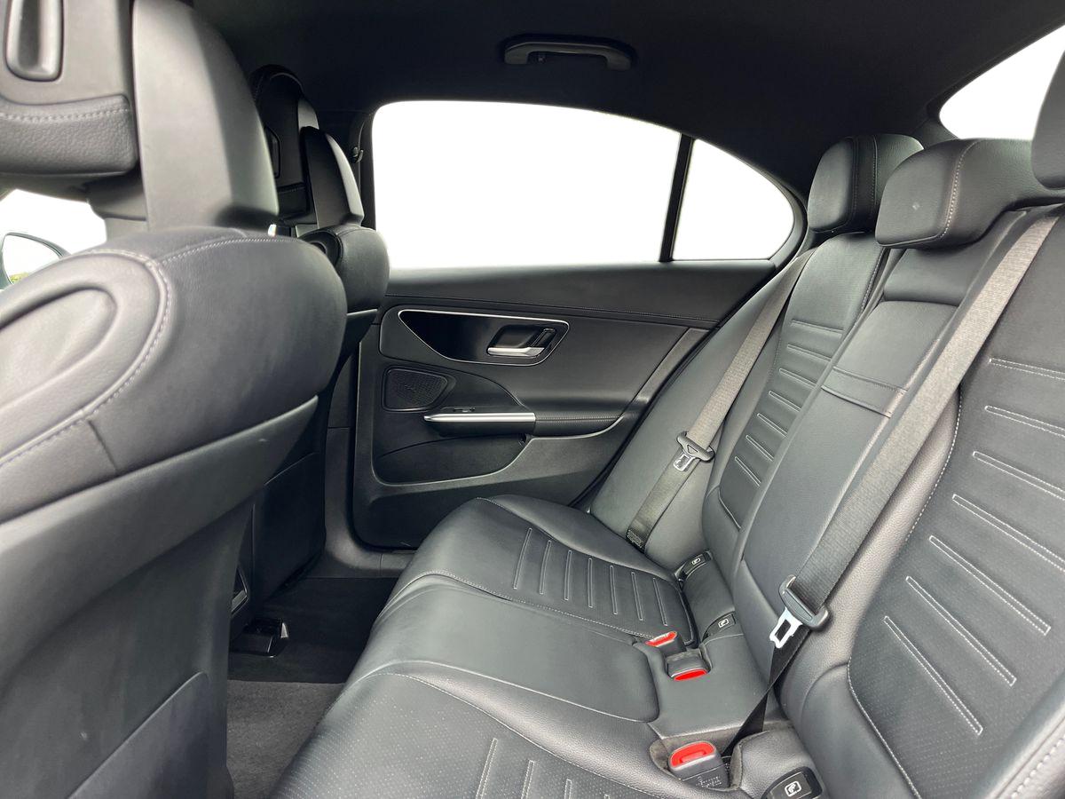 Mercedes-Benz C Class Photo 3