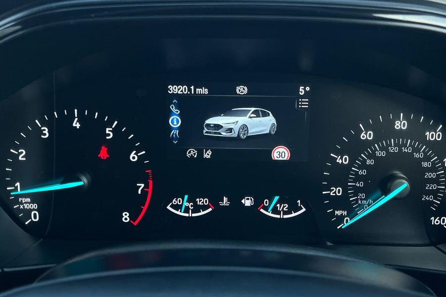 Ford FOCUS Photo autoimg-66a3215ec61e9b761631180e2896fd8da3a6adae.jpg
