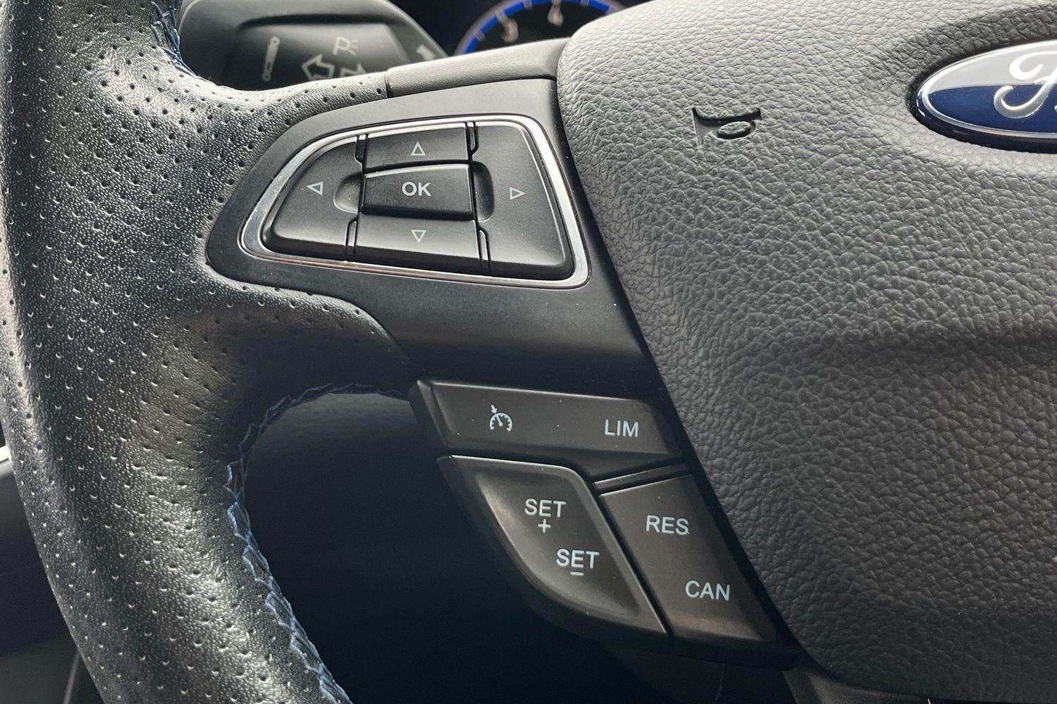 Ford Focus RS Photo 32