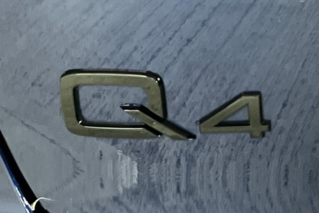 AUDI Q4 e-tron Photo 27