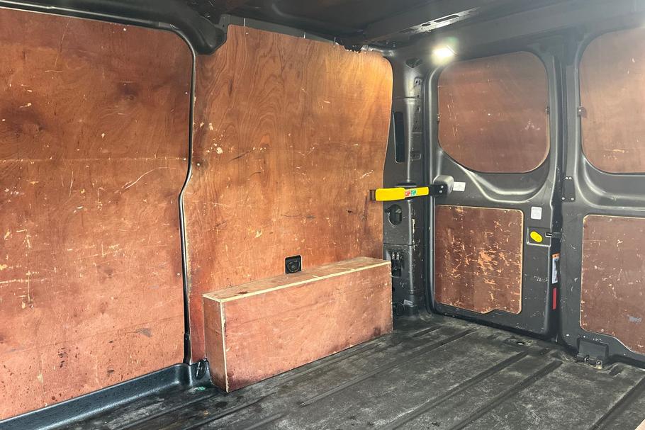 Used Ford TRANSIT CUSTOM YM70PUO 4
