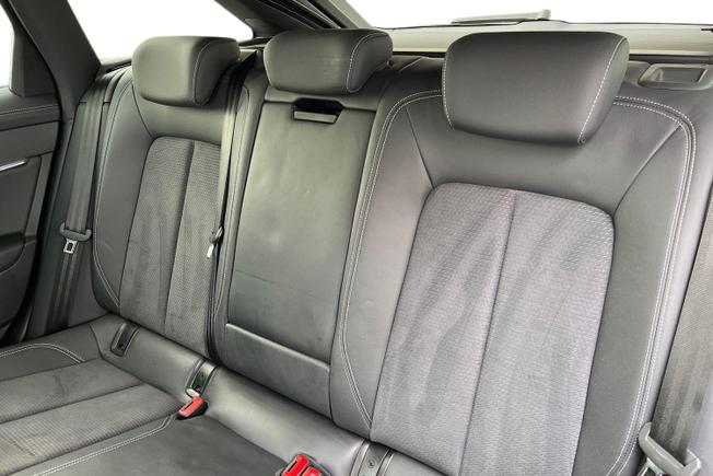 AUDI A6 Avant Photo 9