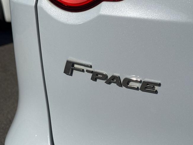 JAGUAR F-Pace Photo 22