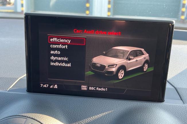 Audi Q2 Photo 32