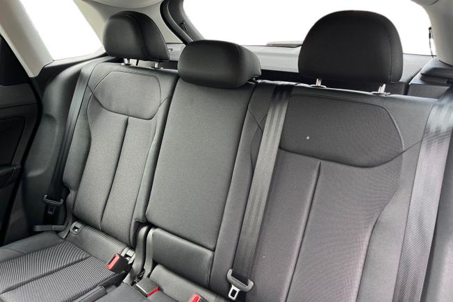 AUDI Q3 Photo 9