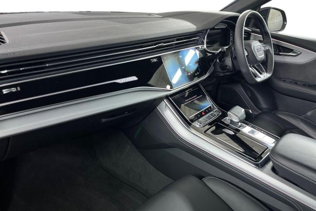 AUDI Q8 Photo 2