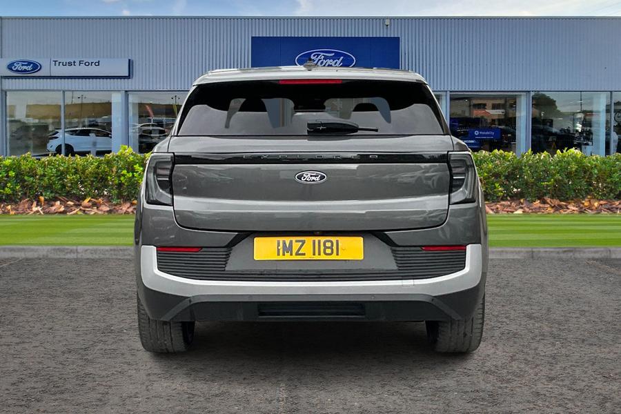 Ford Explorer Photo autoimg-66bbfd24fd1cd6426a9519e8eca8c1b8d1f68b28.jpg