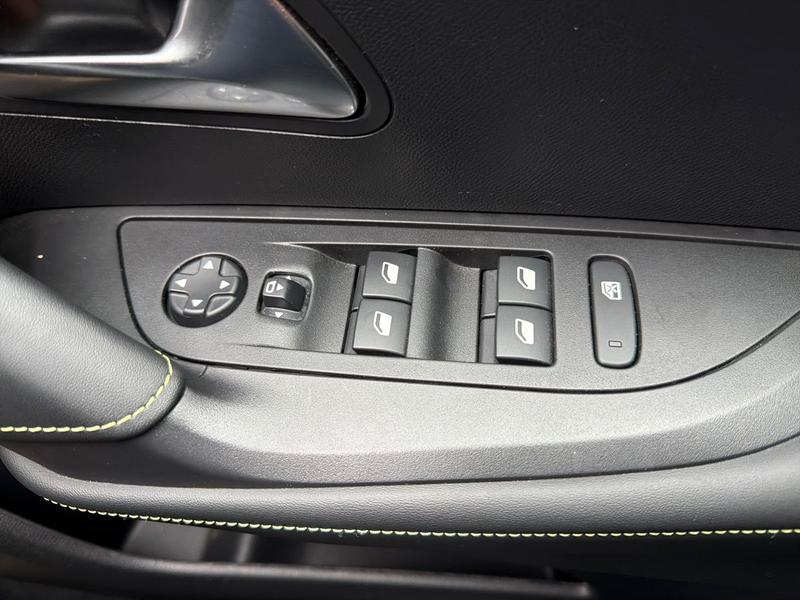 Used Peugeot E-2008 ND24XNL 25