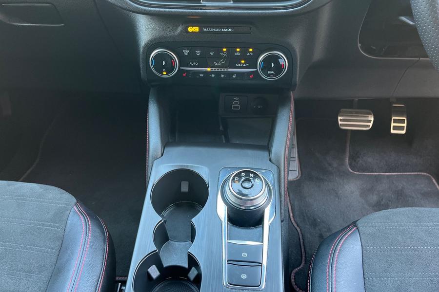 Ford Kuga Photo autoimg-66c2bdf7623e90eee17642d7adc025c7d78eb895.jpg