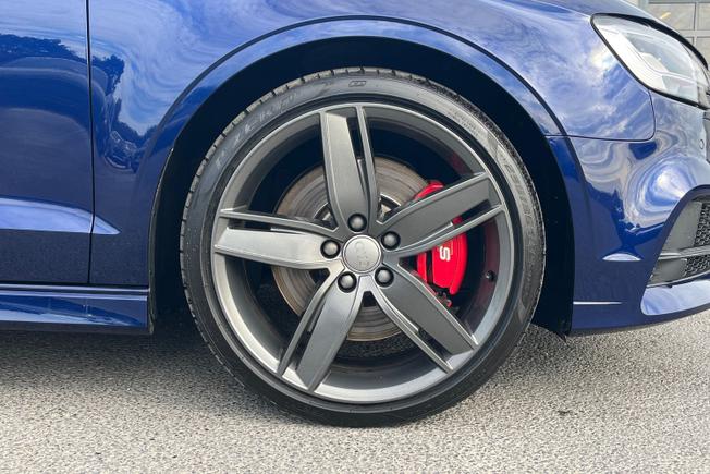 AUDI S3 Photo 5