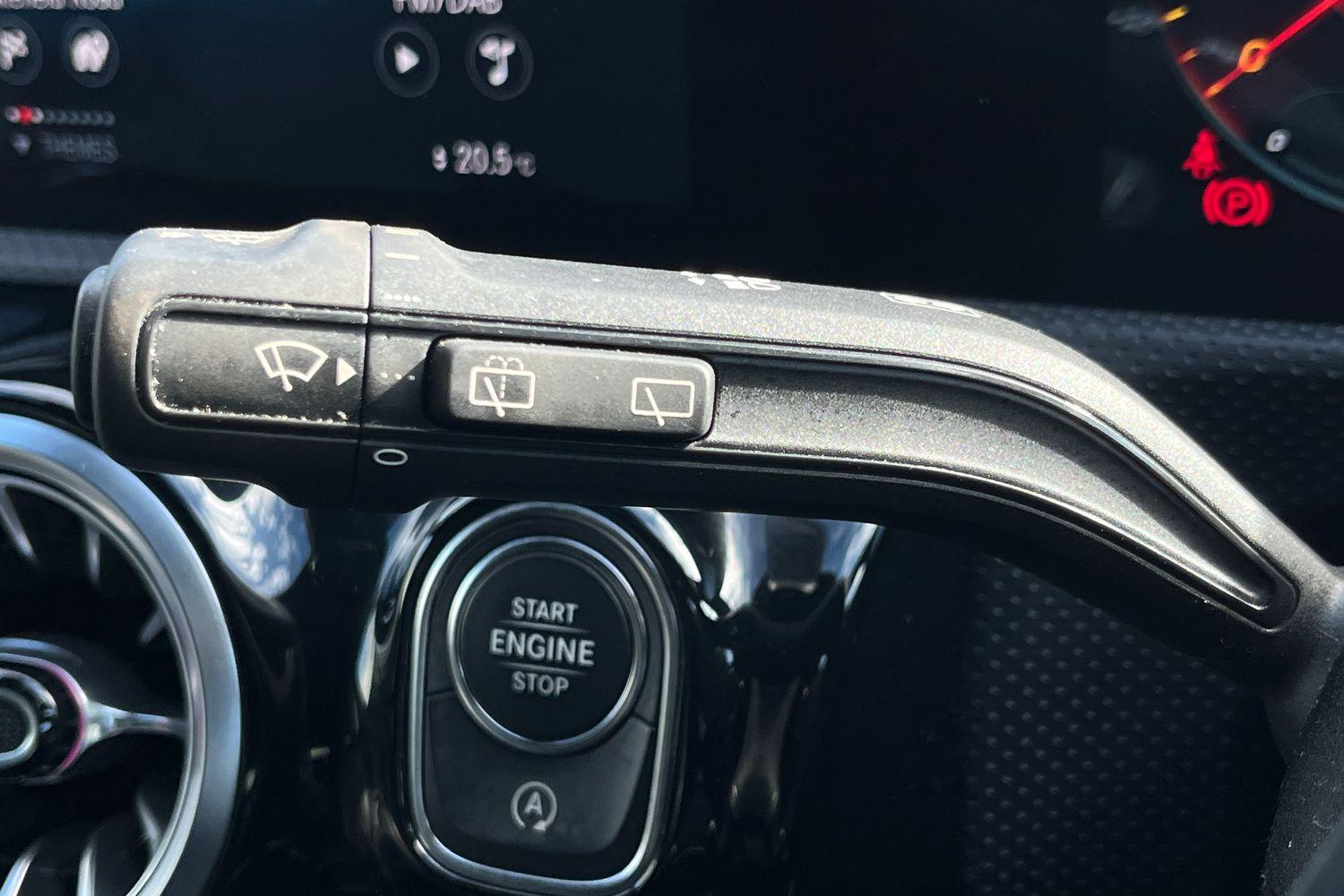 Mercedes-Benz CLA Photo 13