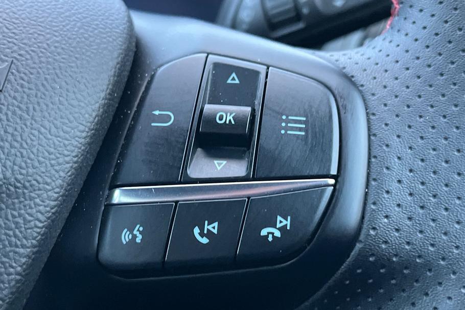 Used Ford FOCUS YH25XHR 33