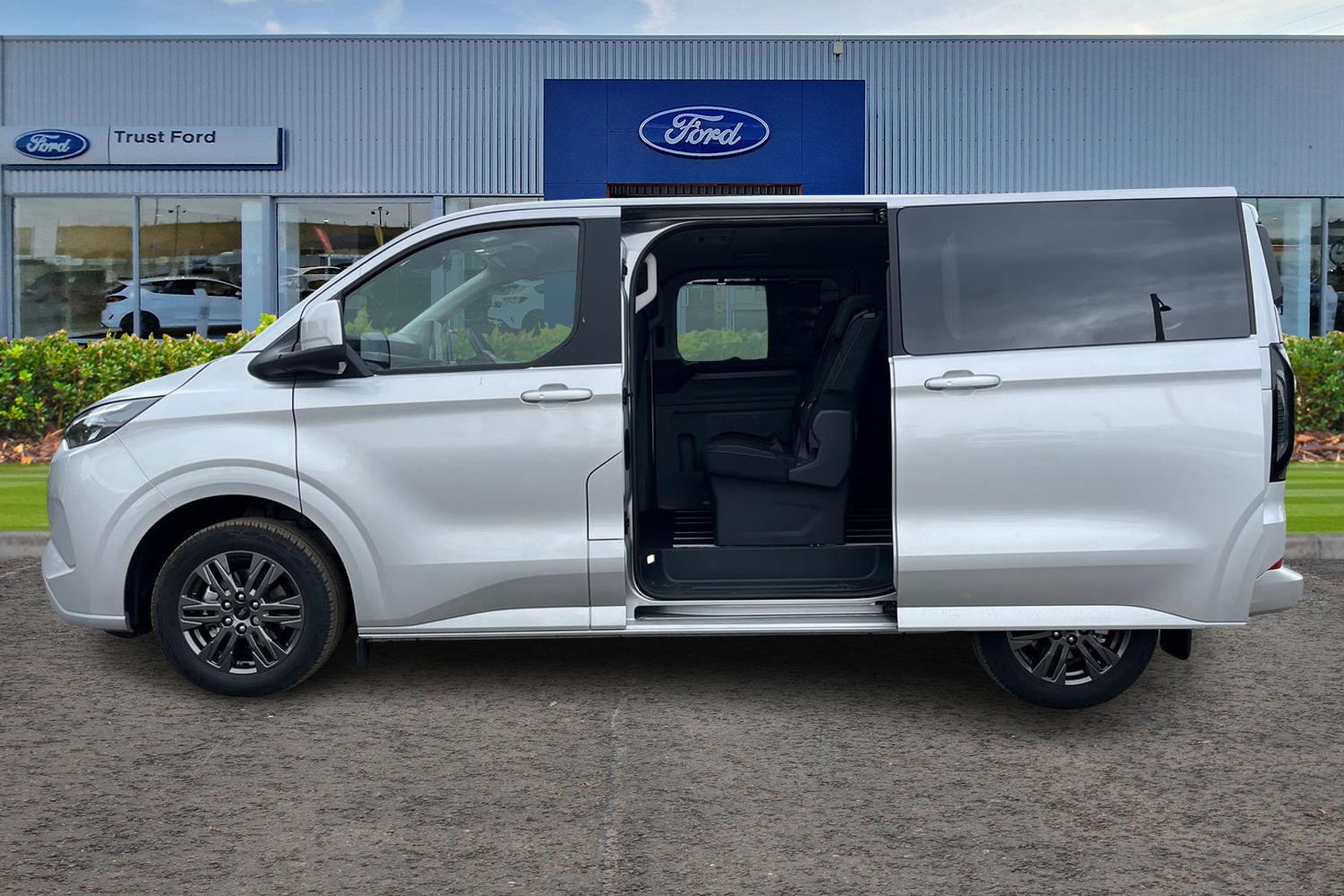 Ford TOURNEO CUSTOM Photo 4