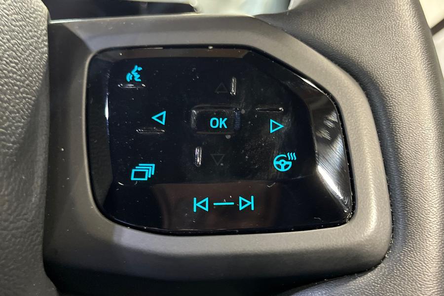 Ford Explorer Photo autoimg-66d0d081e17bf82626cb6764cd3cd854519f0b2c.jpg
