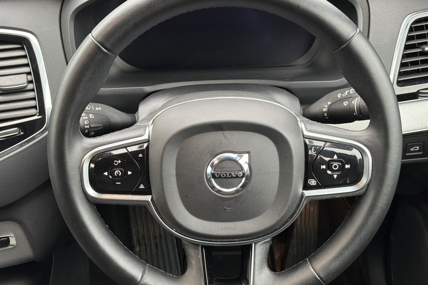 Volvo XC90 Photo 11