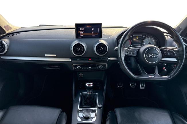 AUDI S3 Photo 10