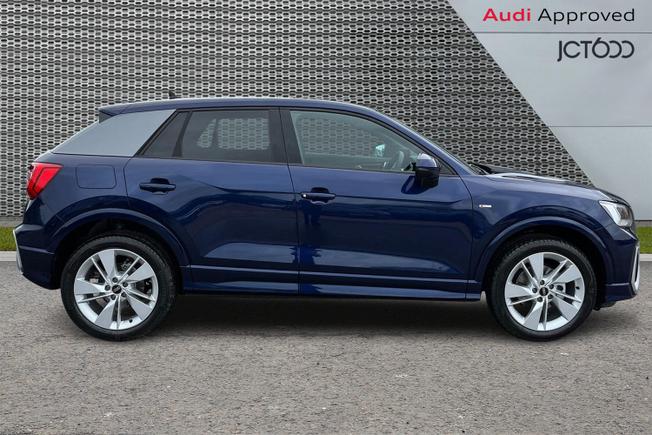 AUDI Q2 Photo 4