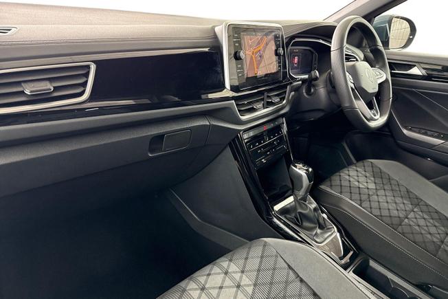 VOLKSWAGEN T-Roc Photo 2