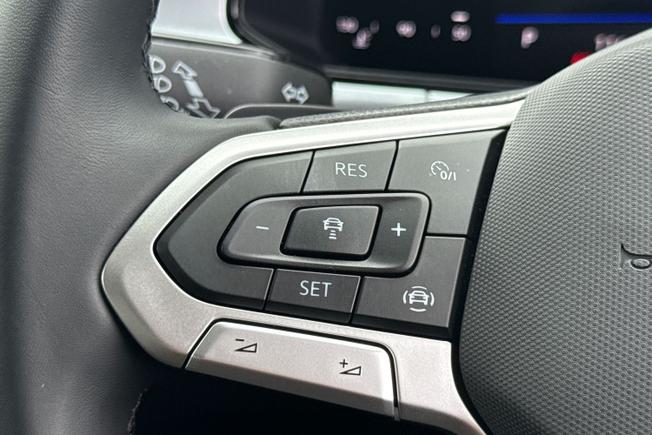 VOLKSWAGEN T-Roc Photo 16