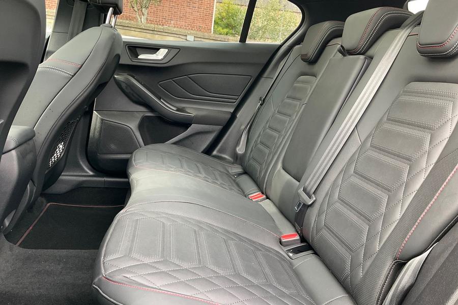 Ford FOCUS Photo autoimg-66dce8be6036995708e95b6d3edf8526bd10d09d.jpg