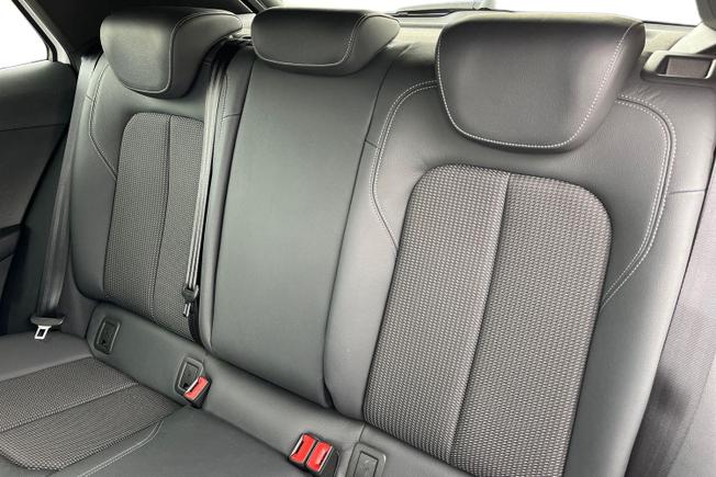 AUDI Q2 Photo 9