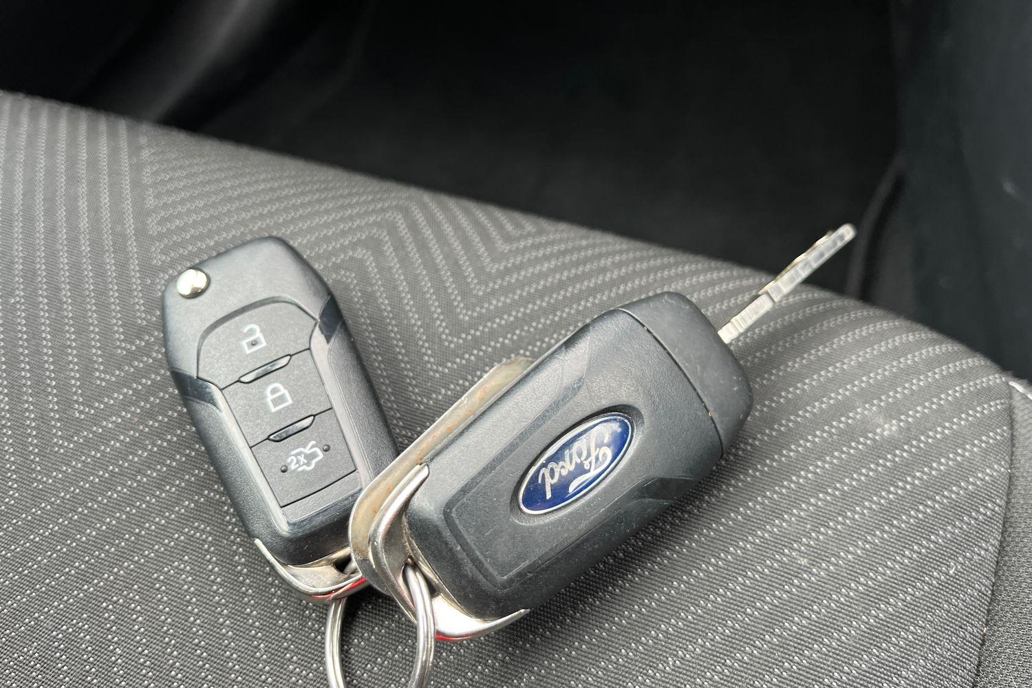 Ford FIESTA Photo 21
