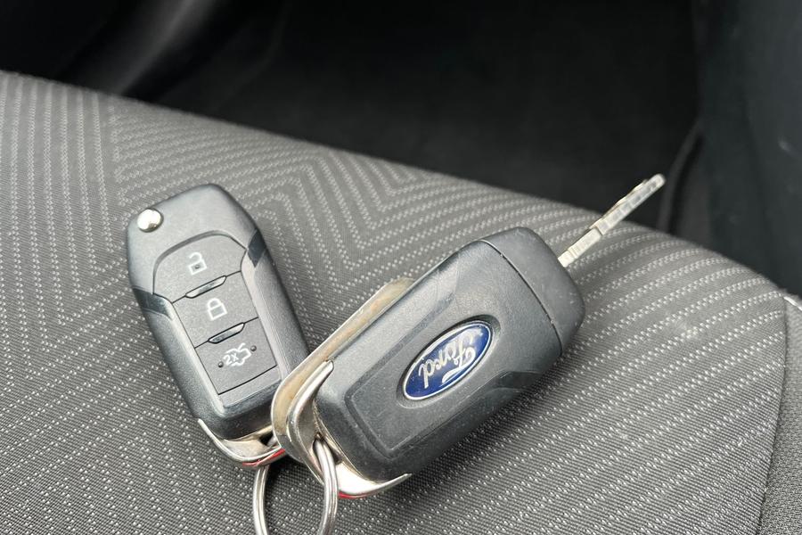 Ford FIESTA Photo autoimg-66e48fbafb75887478d36b129918b88c4ffc23a4.jpg