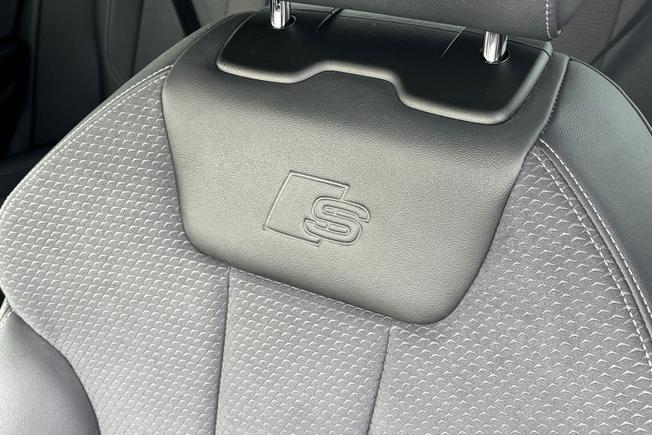 AUDI A4 Photo 41