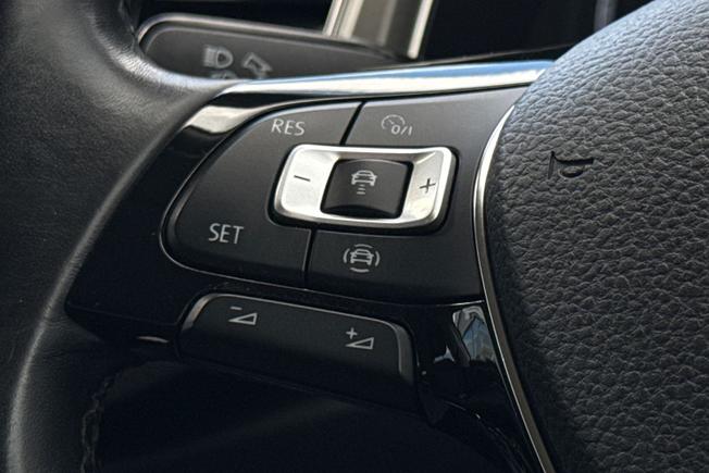 Volkswagen T-Roc Photo 16