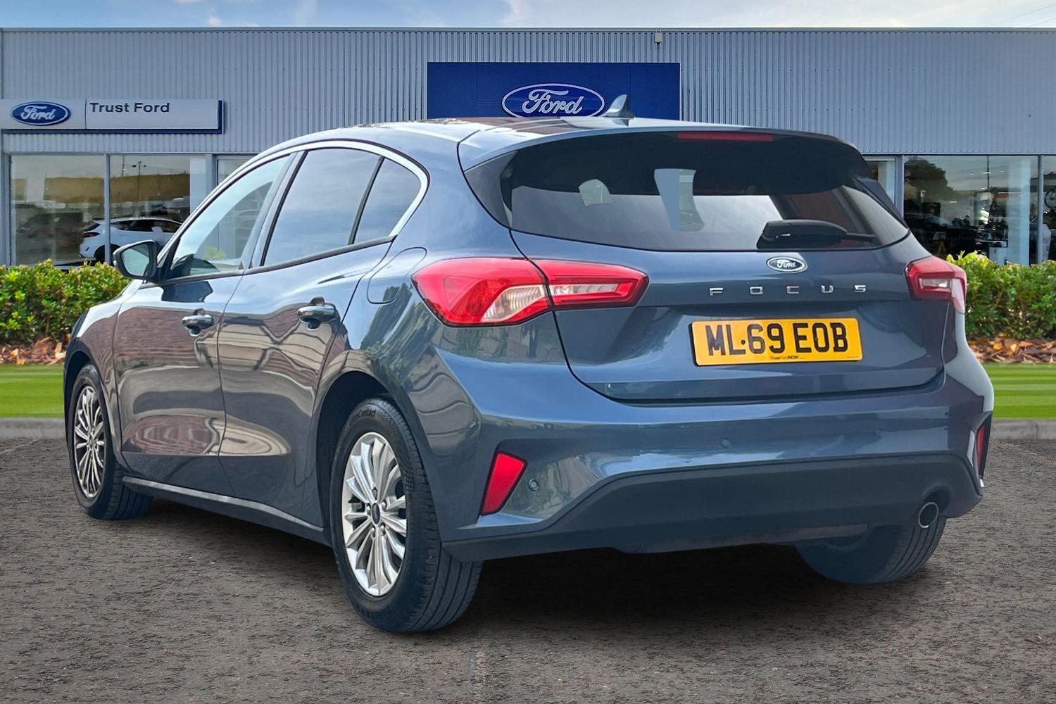 Ford FOCUS Photo 1