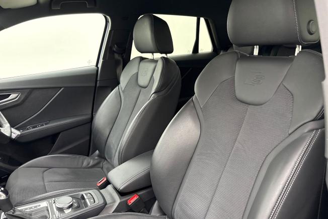 AUDI Sq2 Photo 30