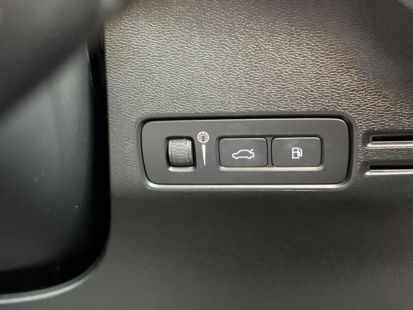 Volvo XC40 Photo autoimg-66f12aafb656e15507b87f5a90162faefc213033.jpg
