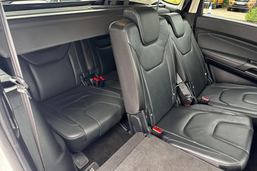 Ford S-MAX Photo autoimg-66fcbe864a982fc5a891ddddc3e6abff1e2ab3e2.jpg