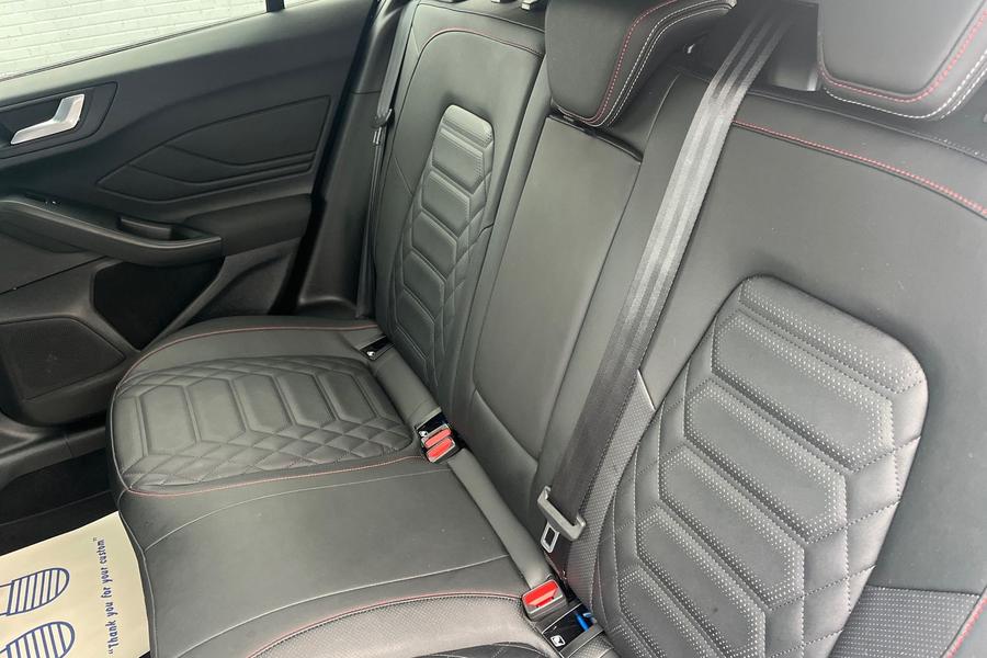 Ford FOCUS Photo autoimg-6700b93f0fdd16b47f07c5920e06612e7b091333.jpg